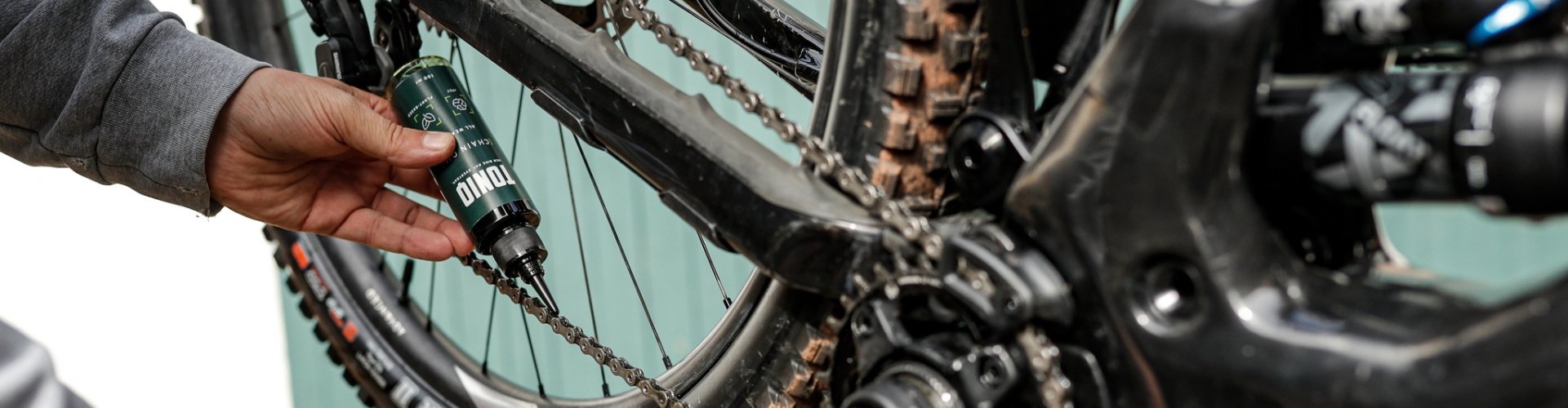 Fahrradkette richtig schmieren: Öl oder Wachs? Hilfreichs Tips für Deinen  Antrieb