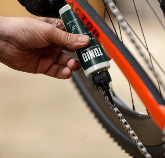 Fahrradkette richtig schmieren: Öl oder Wachs? Hilfreichs Tips für