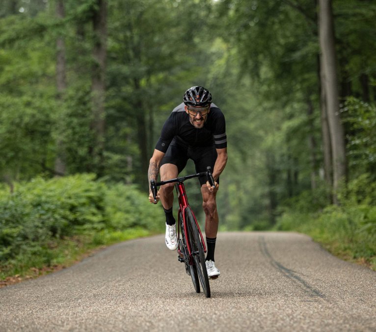 Stefan from the bc Service Department sprints on his Factor One. 
