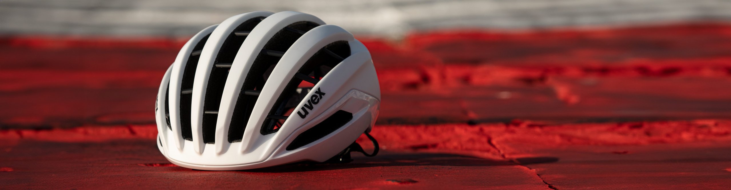 uvex surge aero Helm