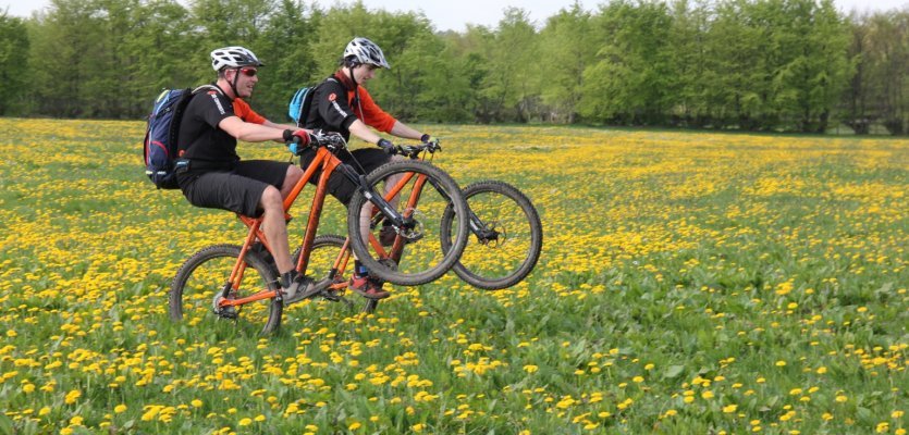 Wheelie im Duett. Frank und Pascal