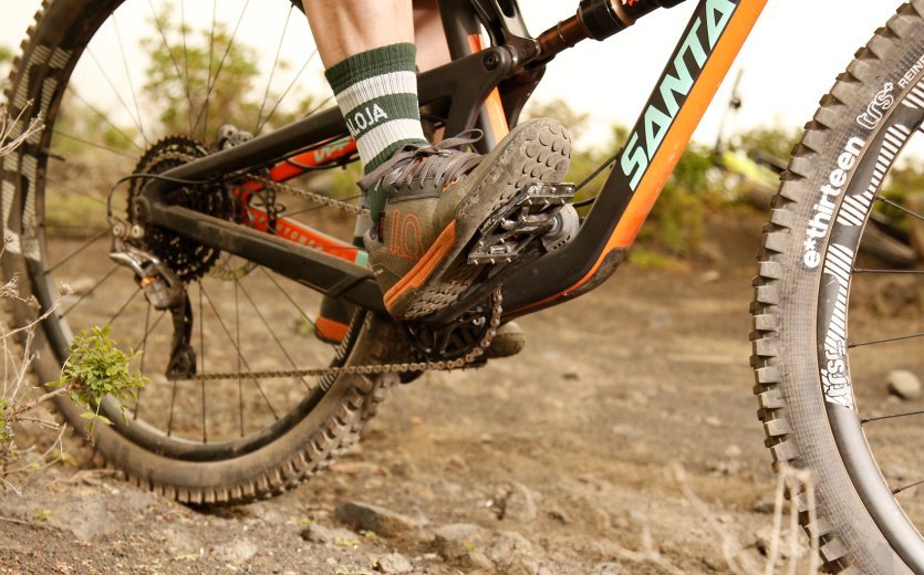 La ergonomía correcta de los pedales: más potencia y nunca más dolor de  rodillas