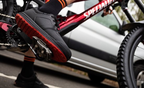 Calas, pedales y zapatillas para ciclismo - Carretera y MTB