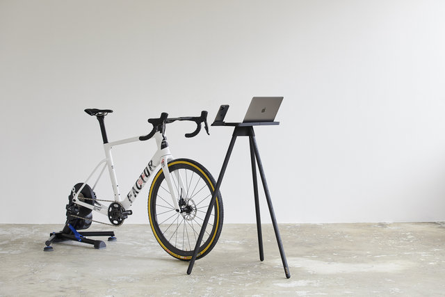 Tons Laptop Race Stand - matte black