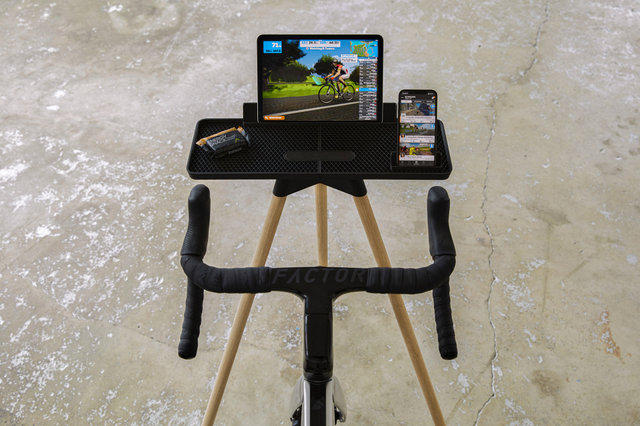 Tons Support pour tablette Race - natural oak/universal