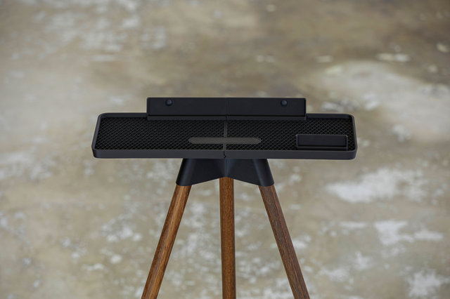 Tons Tablet Race Stand - smoked oak/universal