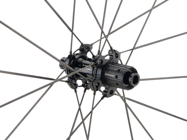 Black Inc 48/58 Disc Center Lock Carbon 28" Laufradsatz - black label/28" Satz (VR 12x100 + HR 12x142) Shimano