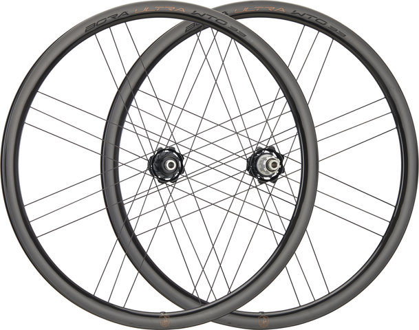 Campagnolo Bora Ultra WTO 33 Carbon Disc Center Lock 28" Laufradsatz - black/Non Boost/Non Boost/142 mm/100 mm/28"/Campagnolo N3W/100 mm/Campagnolo N3W/100 mm/142 mm