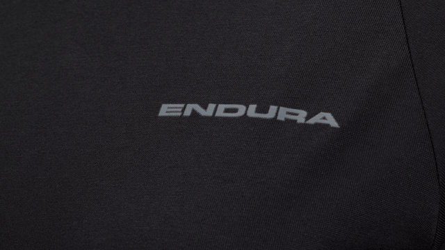 Endura Women's BaaBaa Blend L/S Base Layer Undershirt - black/M